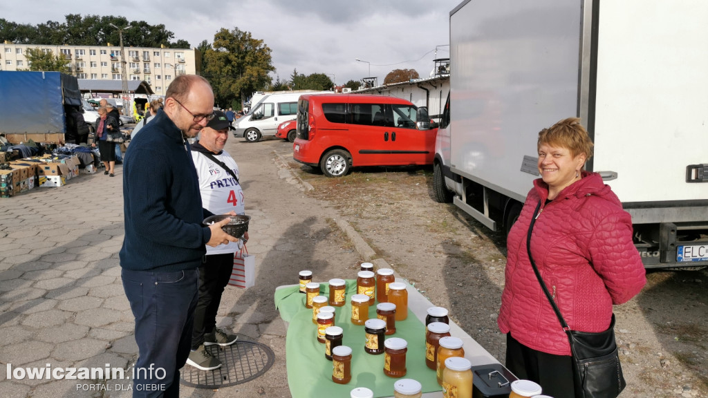 Marcin Przydacz spotkał się z wyborcami na targu