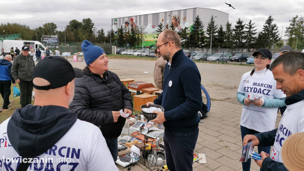 Marcin Przydacz spotkał się z wyborcami na targu