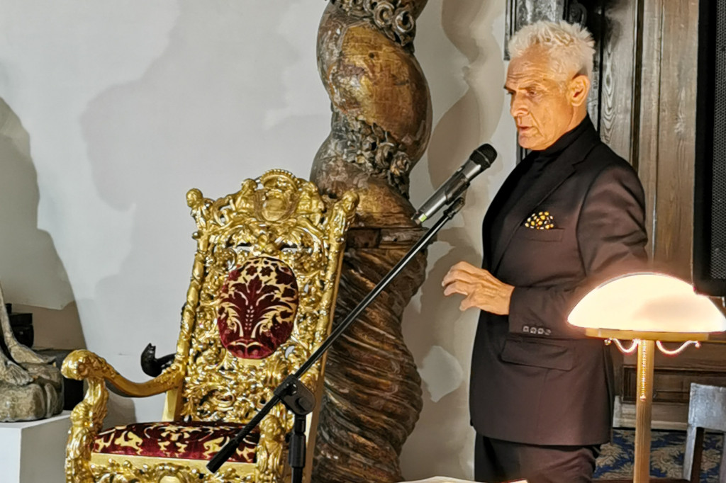 Koncert papieski w sali barokowej łowickiego muzeum