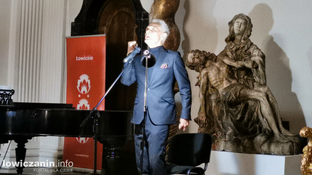 Koncert papieski w sali barokowej łowickiego muzeum
