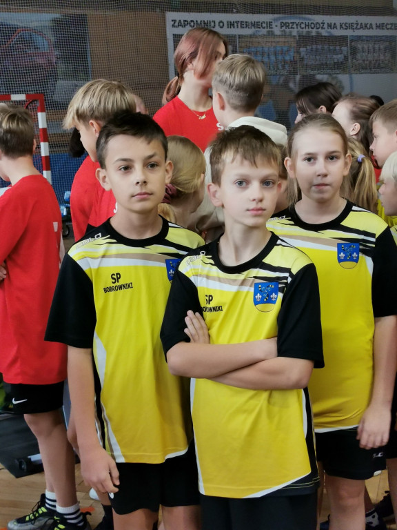 Dzieci z 12 szkół  rywalizowały na ergometrach wioślarskich