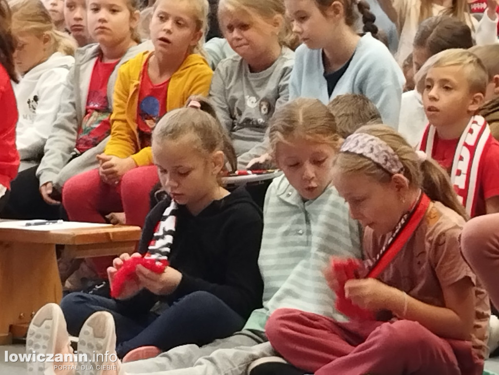 Głowno. Spotkanie piłkarzy Widzewa z uczniami SP 1