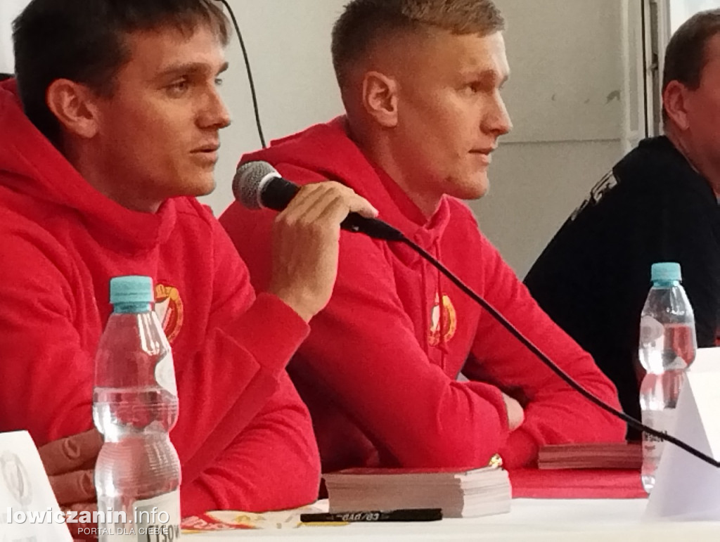 Głowno. Spotkanie piłkarzy Widzewa z uczniami SP 1