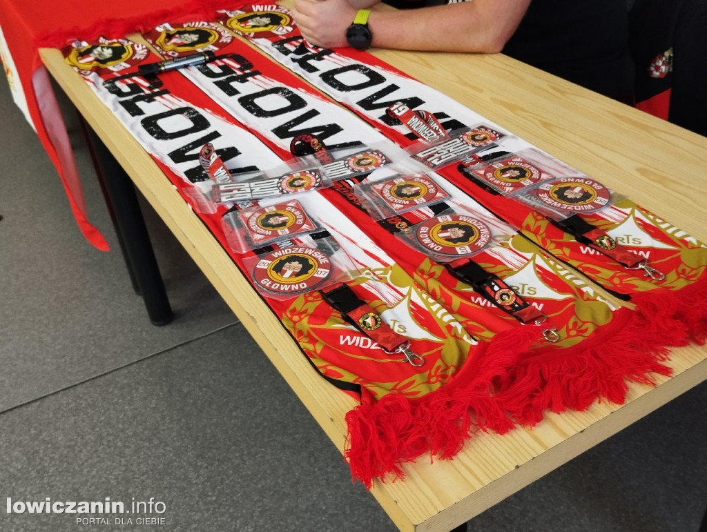 Głowno. Spotkanie piłkarzy Widzewa z uczniami SP 1