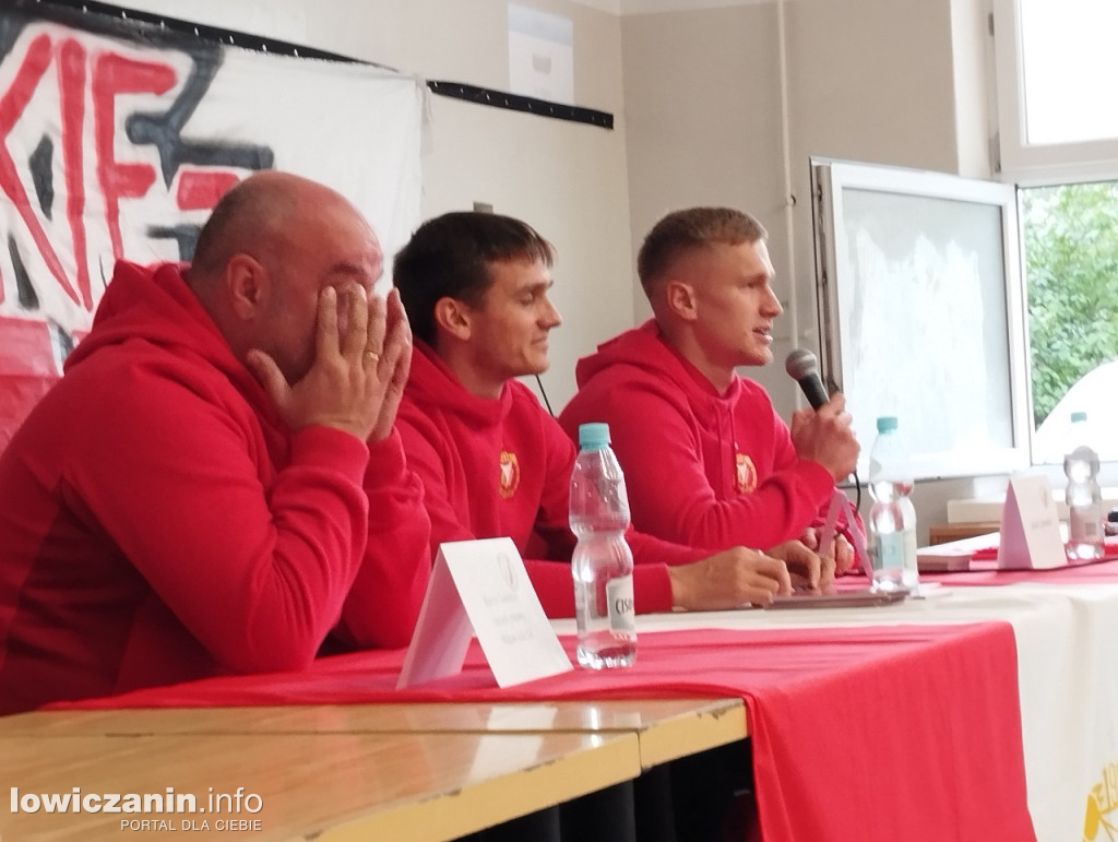 Głowno. Spotkanie piłkarzy Widzewa z uczniami SP 1