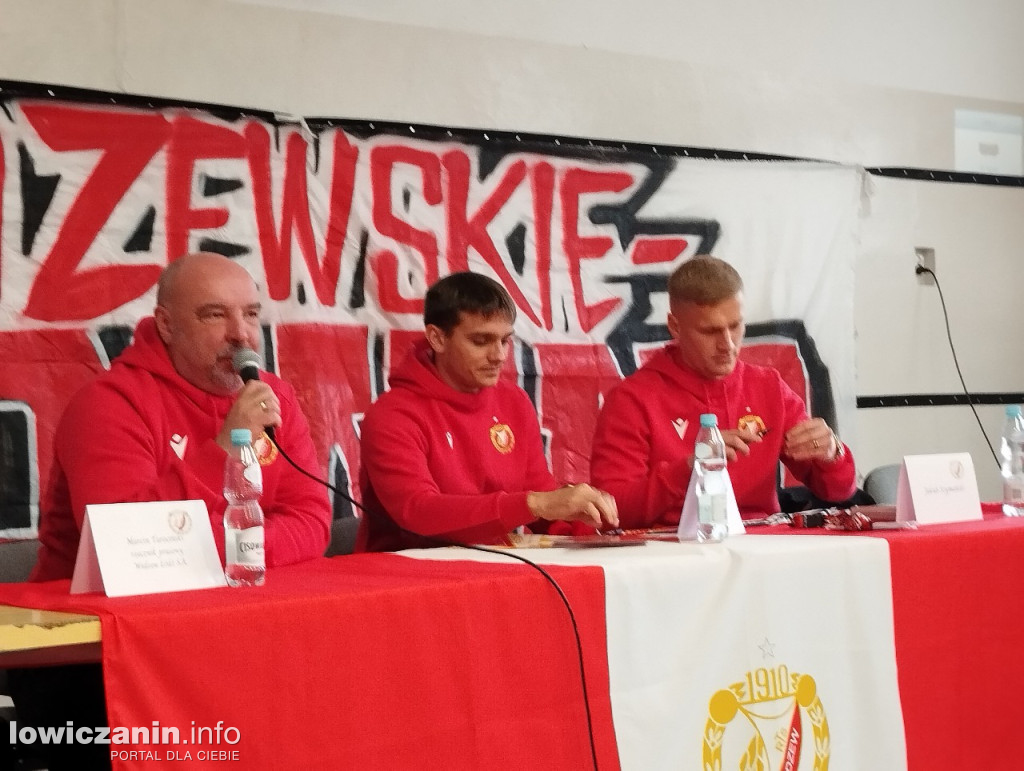 Głowno. Spotkanie piłkarzy Widzewa z uczniami SP 1
