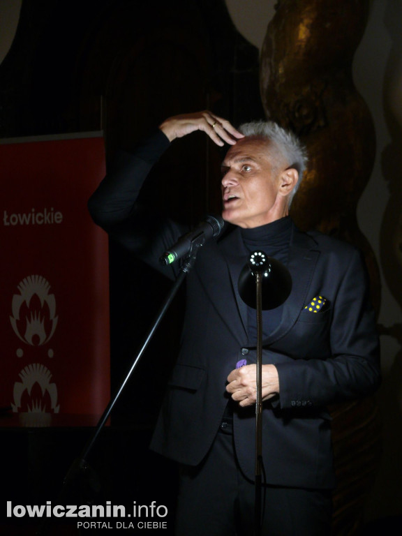 Koncert papieski w sali barokowej łowickiego muzeum