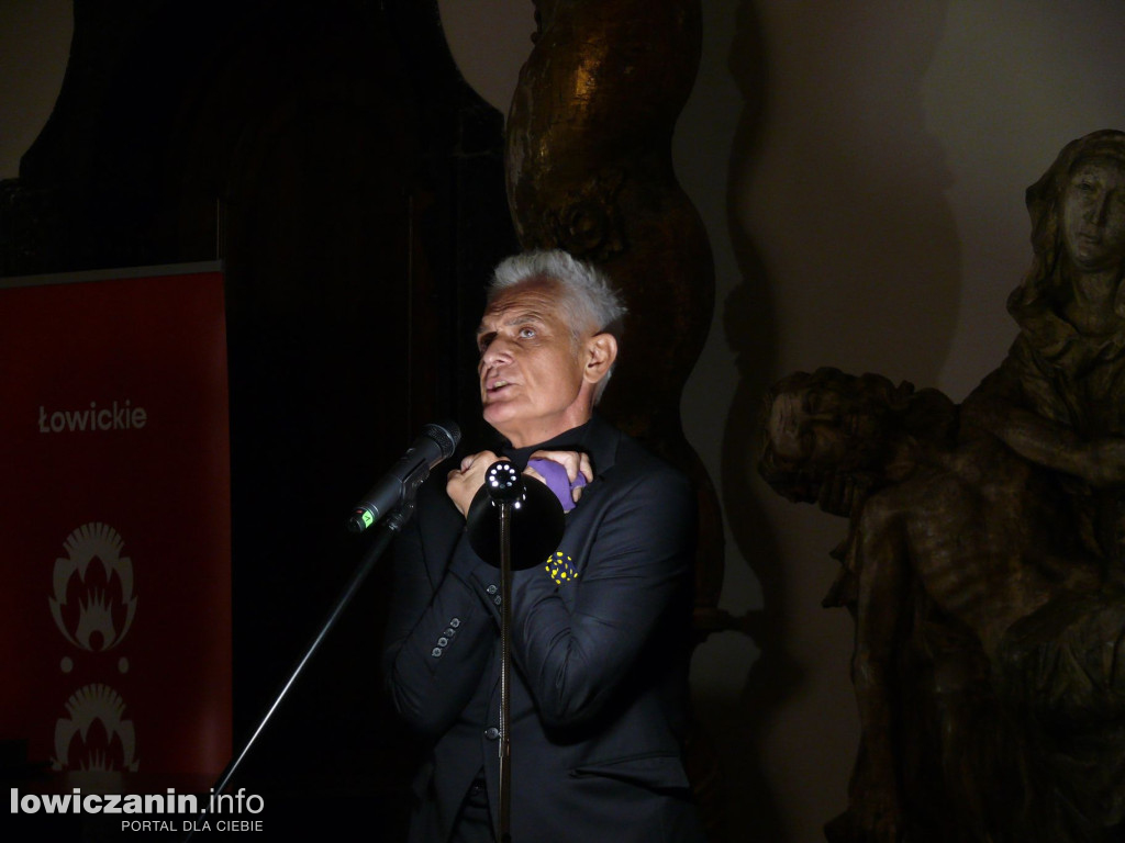 Koncert papieski w sali barokowej łowickiego muzeum