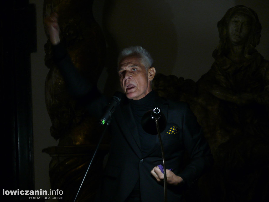 Koncert papieski w sali barokowej łowickiego muzeum