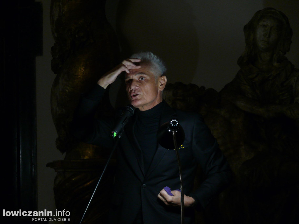 Koncert papieski w sali barokowej łowickiego muzeum