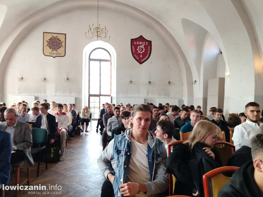Dzień Papieski i Dzień Edukacji Narodowej w ZST nr 1