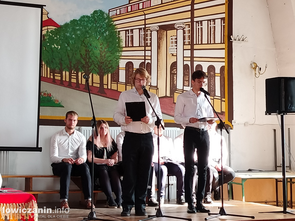 Dzień Papieski i Dzień Edukacji Narodowej w ZST nr 1