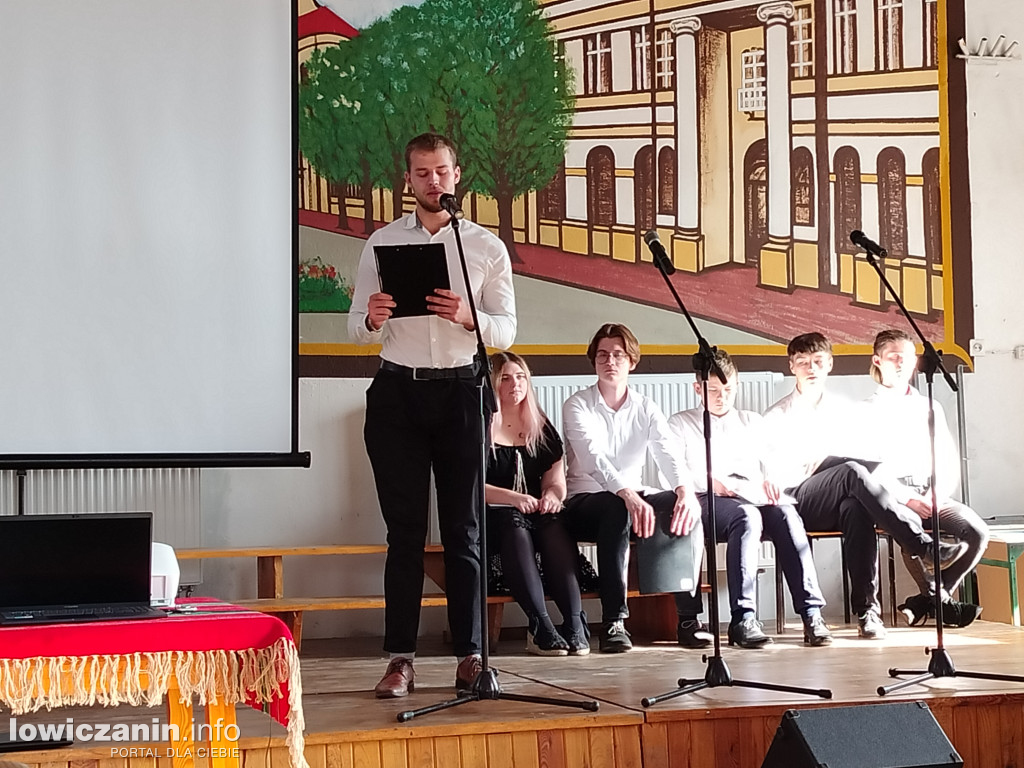 Dzień Papieski i Dzień Edukacji Narodowej w ZST nr 1