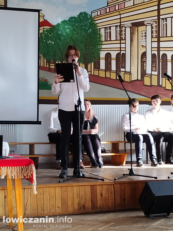 Dzień Papieski i Dzień Edukacji Narodowej w ZST nr 1
