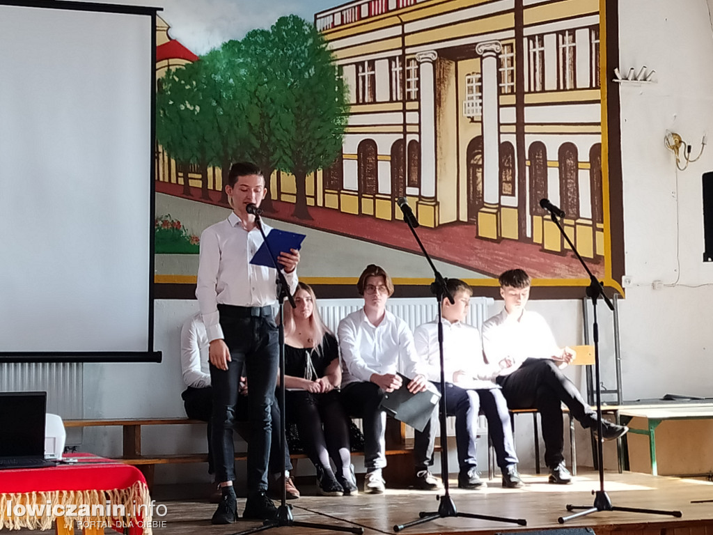 Dzień Papieski i Dzień Edukacji Narodowej w ZST nr 1