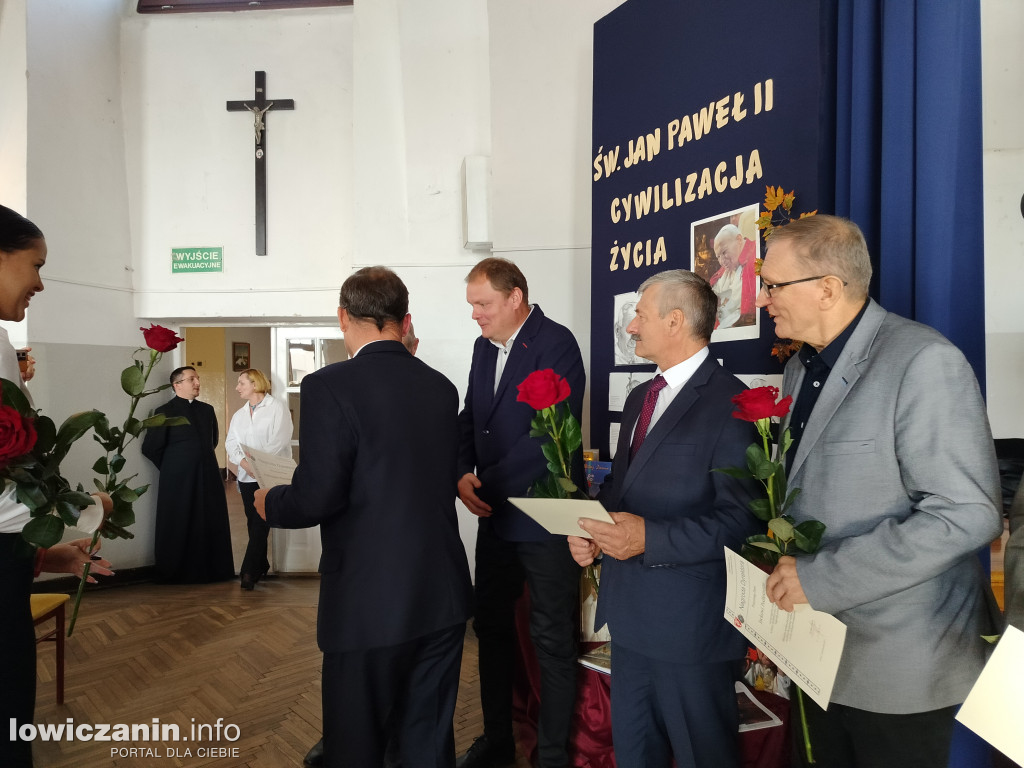 Dzień Papieski i Dzień Edukacji Narodowej w ZST nr 1