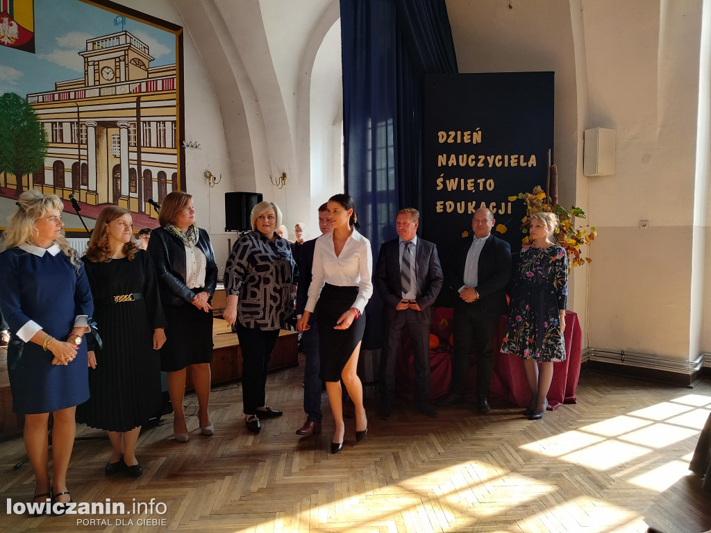 Dzień Papieski i Dzień Edukacji Narodowej w ZST nr 1