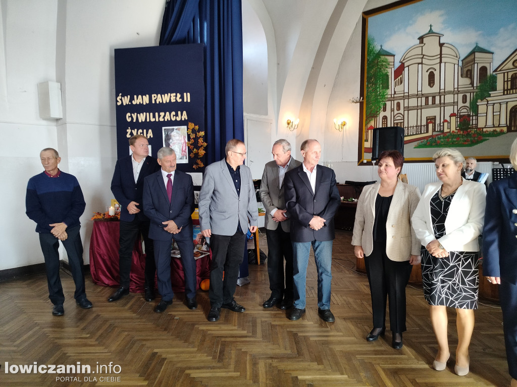 Dzień Papieski i Dzień Edukacji Narodowej w ZST nr 1