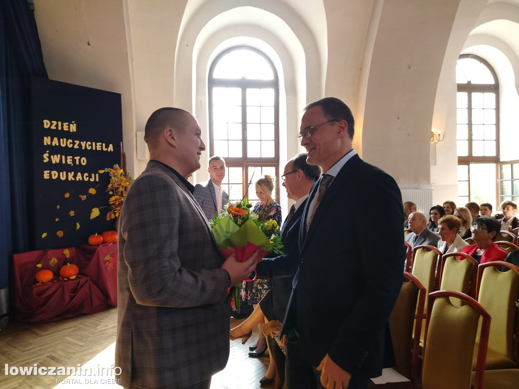 Dzień Papieski i Dzień Edukacji Narodowej w ZST nr 1