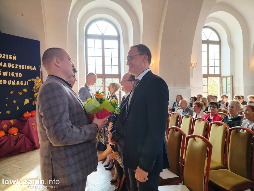 Dzień Papieski i Dzień Edukacji Narodowej w ZST nr 1