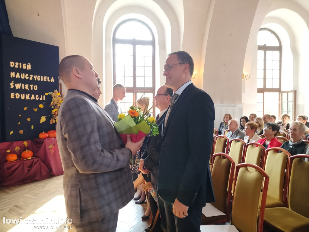 Dzień Papieski i Dzień Edukacji Narodowej w ZST nr 1