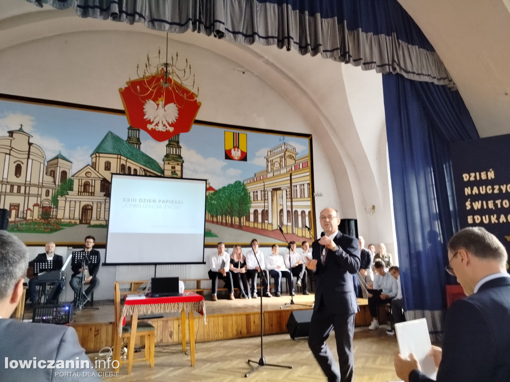 Dzień Papieski i Dzień Edukacji Narodowej w ZST nr 1