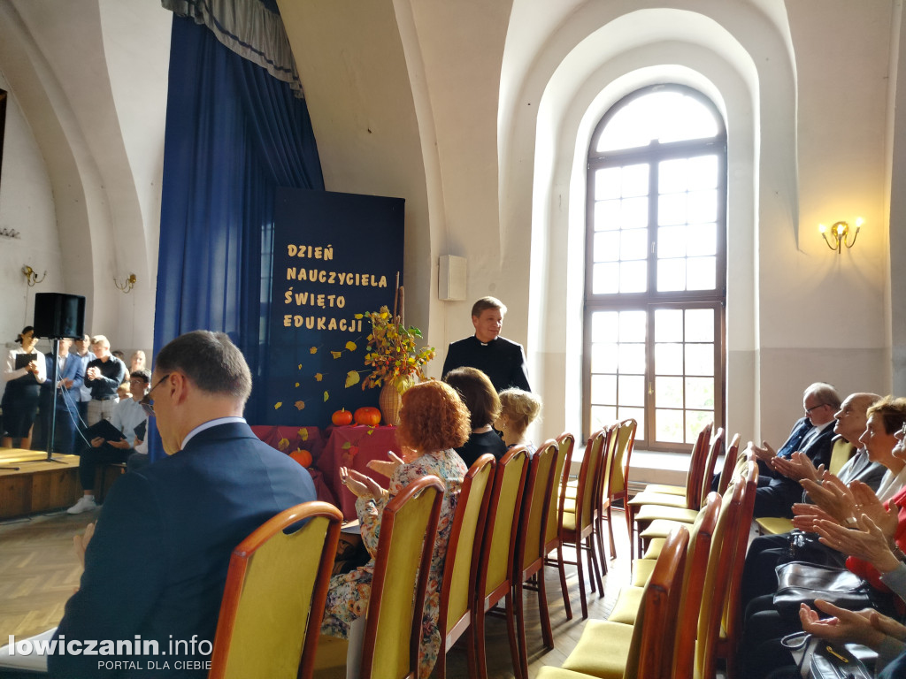 Dzień Papieski i Dzień Edukacji Narodowej w ZST nr 1