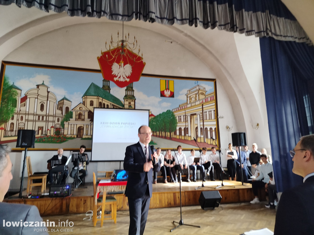 Dzień Papieski i Dzień Edukacji Narodowej w ZST nr 1