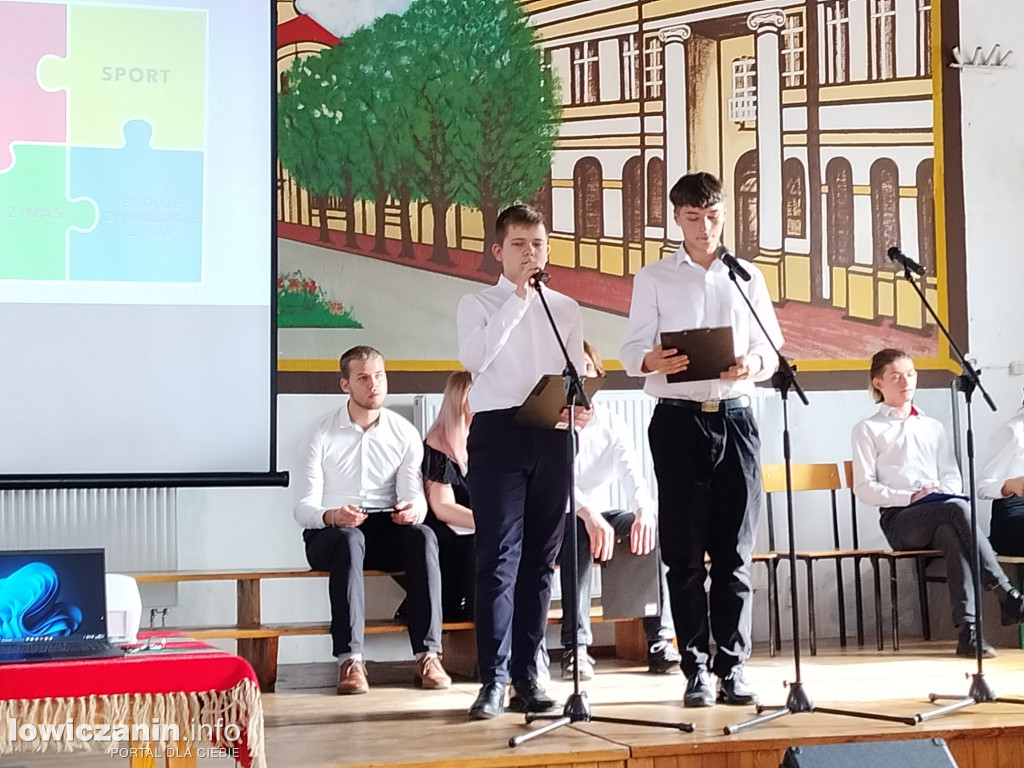Dzień Papieski i Dzień Edukacji Narodowej w ZST nr 1