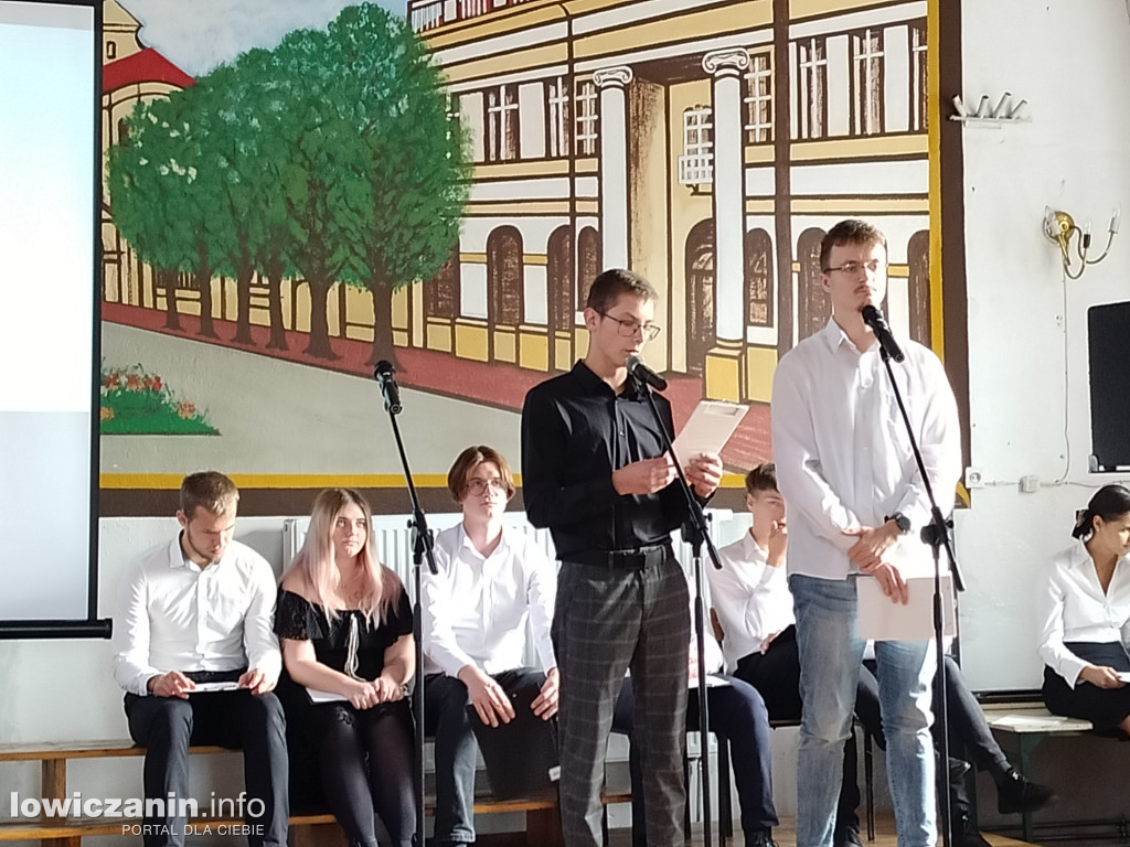 Dzień Papieski i Dzień Edukacji Narodowej w ZST nr 1