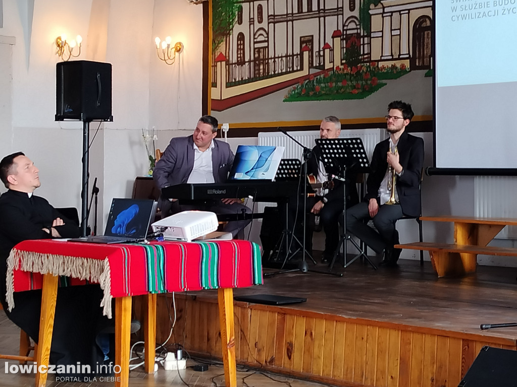 Dzień Papieski i Dzień Edukacji Narodowej w ZST nr 1