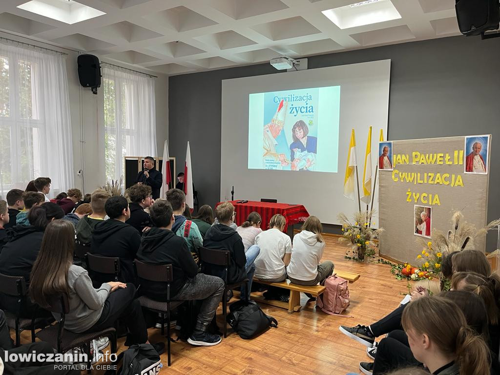 Spływ papieski ze Strugienic do Łowicza