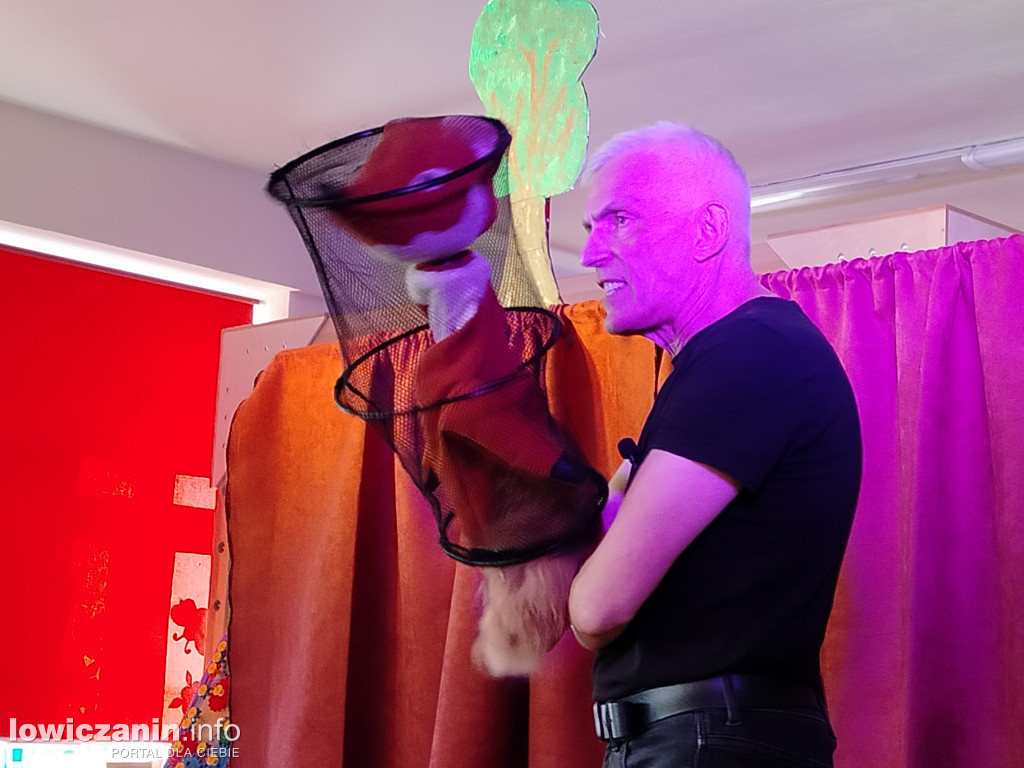 Teatrzyk w przedszkolu Jaś i Małgosia