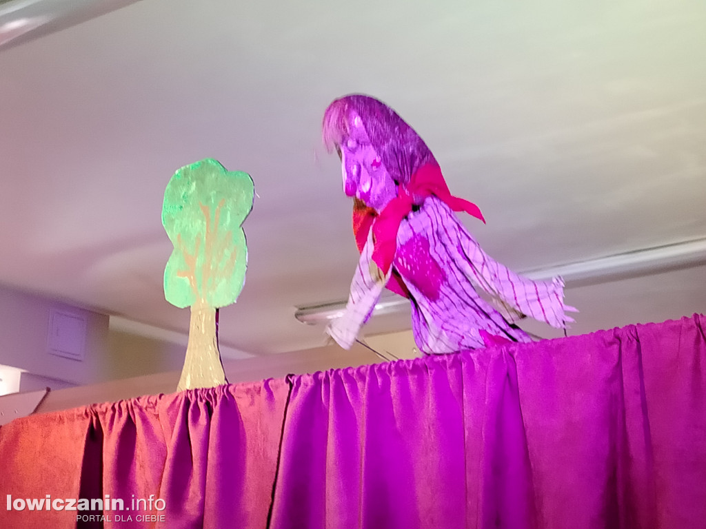 Teatrzyk w przedszkolu Jaś i Małgosia