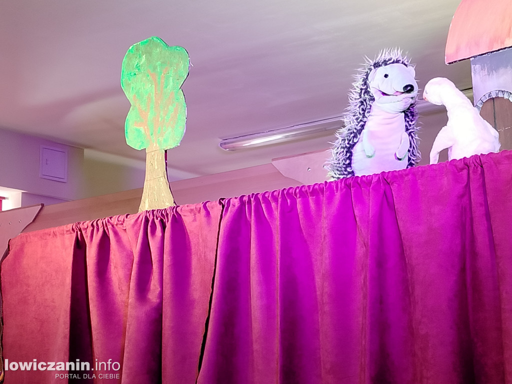 Teatrzyk w przedszkolu Jaś i Małgosia