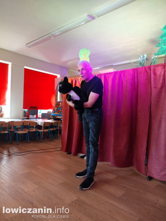 Teatrzyk w przedszkolu Jaś i Małgosia