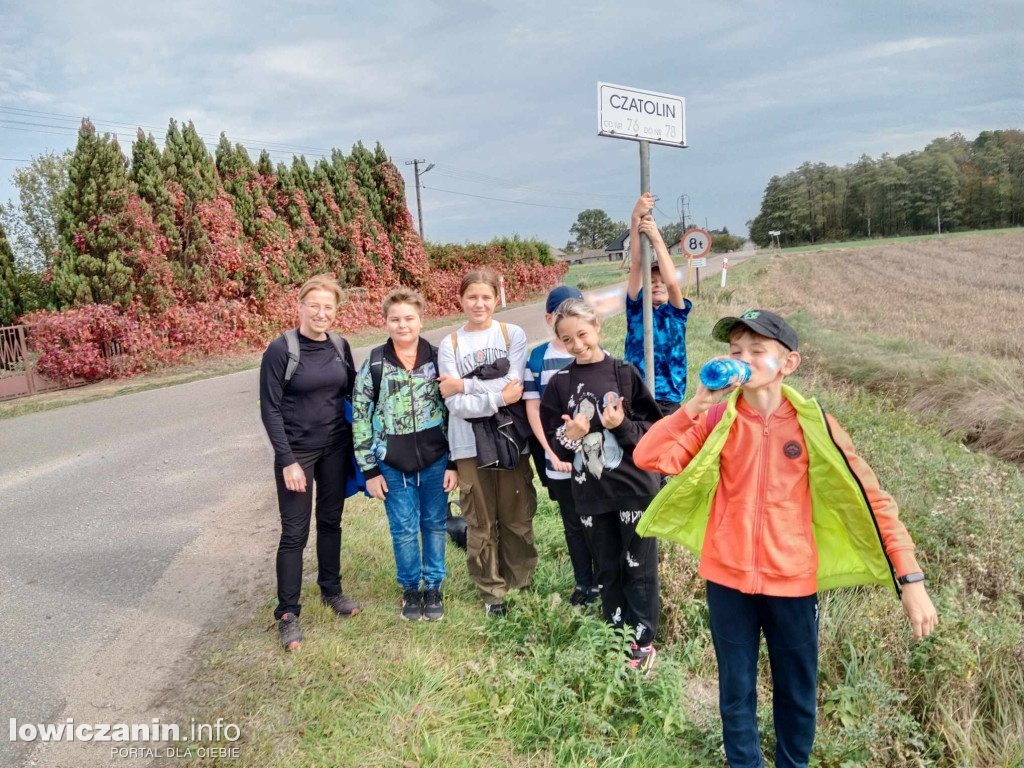 Uczniowie SP w Mastkach na pieszym rajdzie