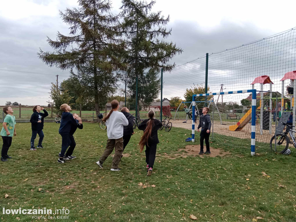 Uczniowie SP w Mastkach na pieszym rajdzie