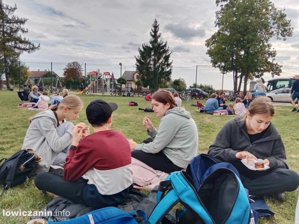 Uczniowie SP w Mastkach na pieszym rajdzie