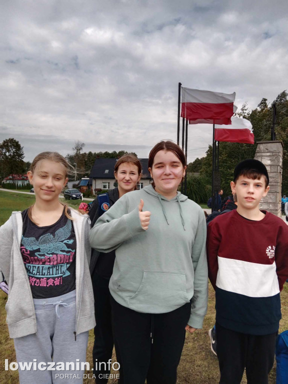 Uczniowie SP w Mastkach na pieszym rajdzie