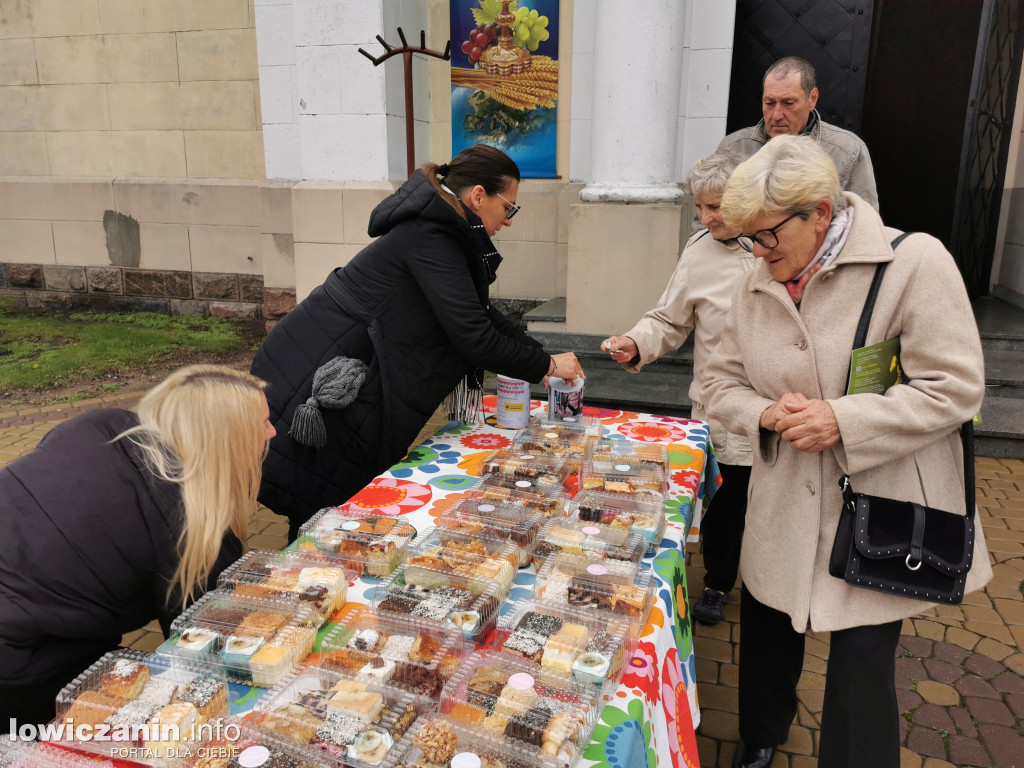 Domaniewice. Kiermasz ciast dla Zosi