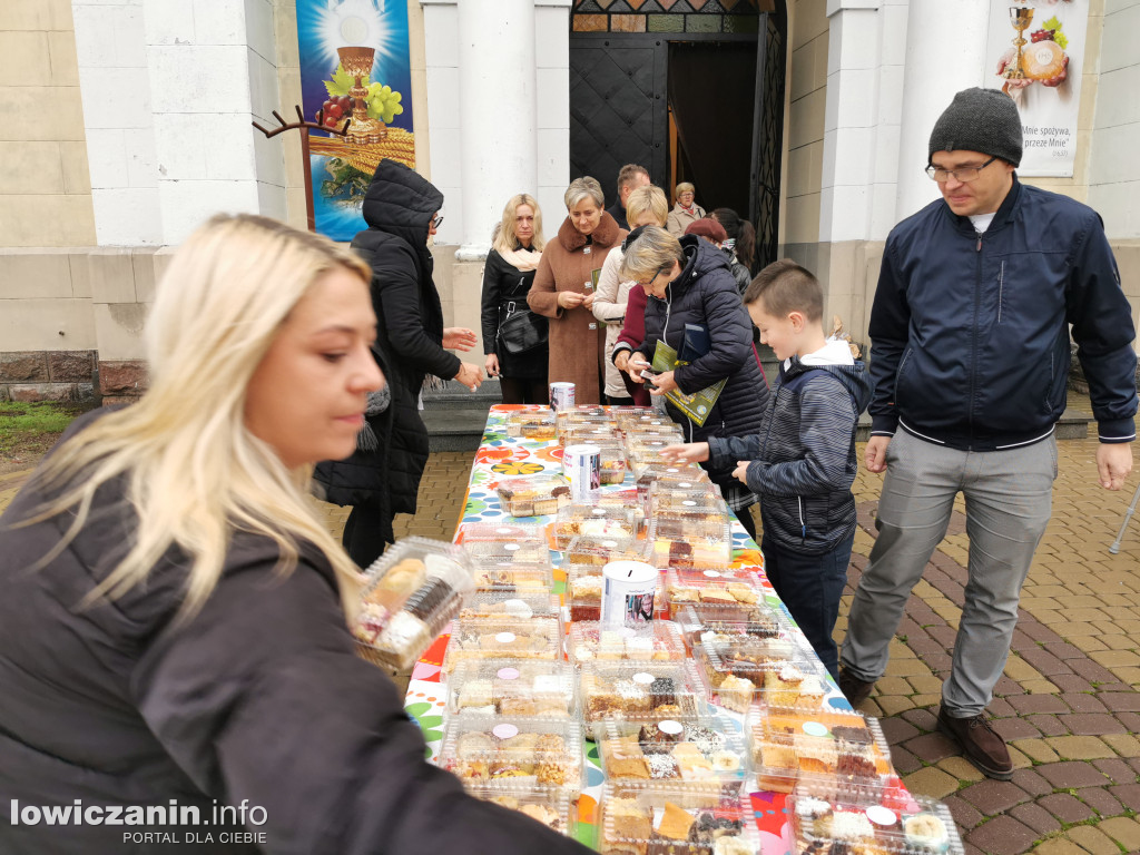 Domaniewice. Kiermasz ciast dla Zosi