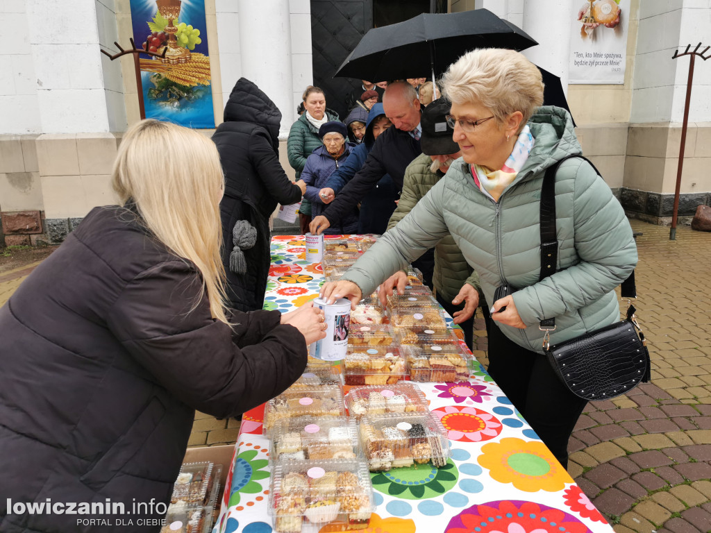 Domaniewice. Kiermasz ciast dla Zosi
