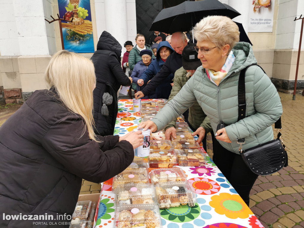 Domaniewice. Kiermasz ciast dla Zosi