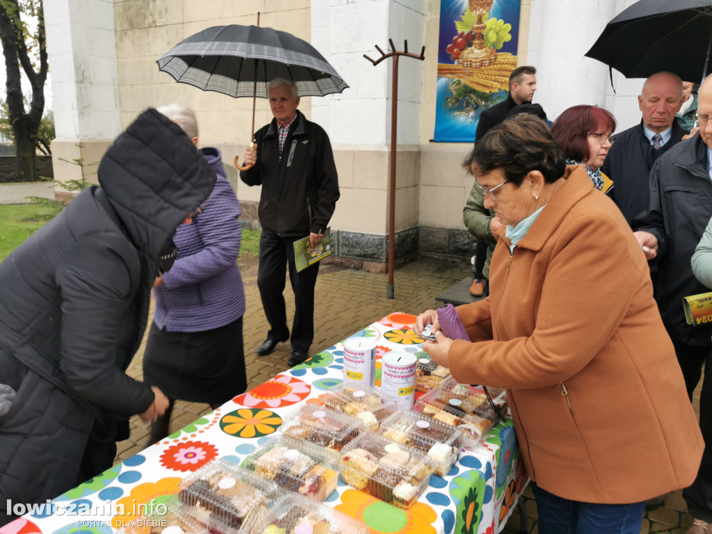 Domaniewice. Kiermasz ciast dla Zosi