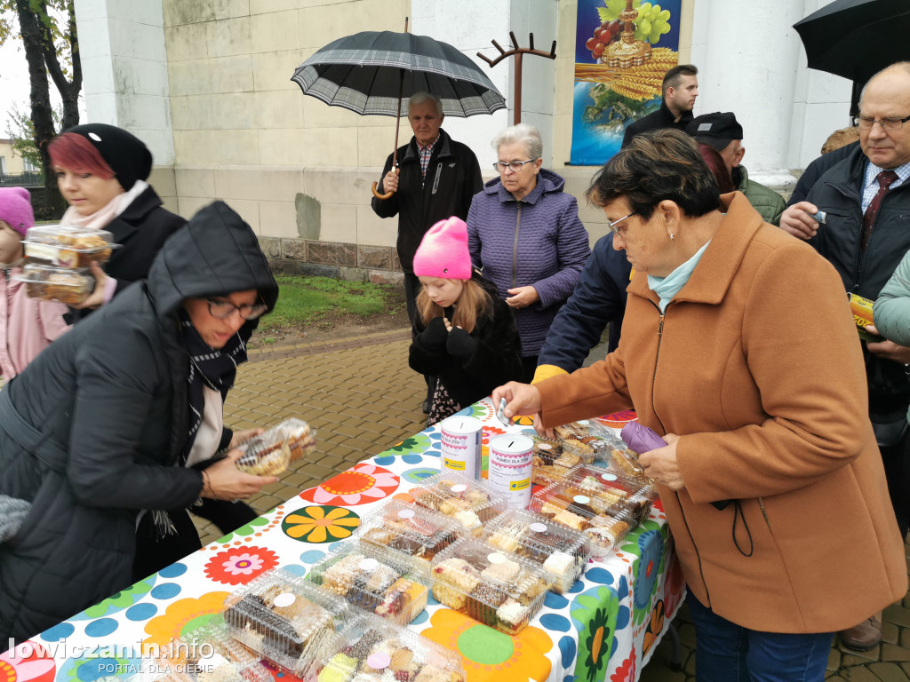 Domaniewice. Kiermasz ciast dla Zosi