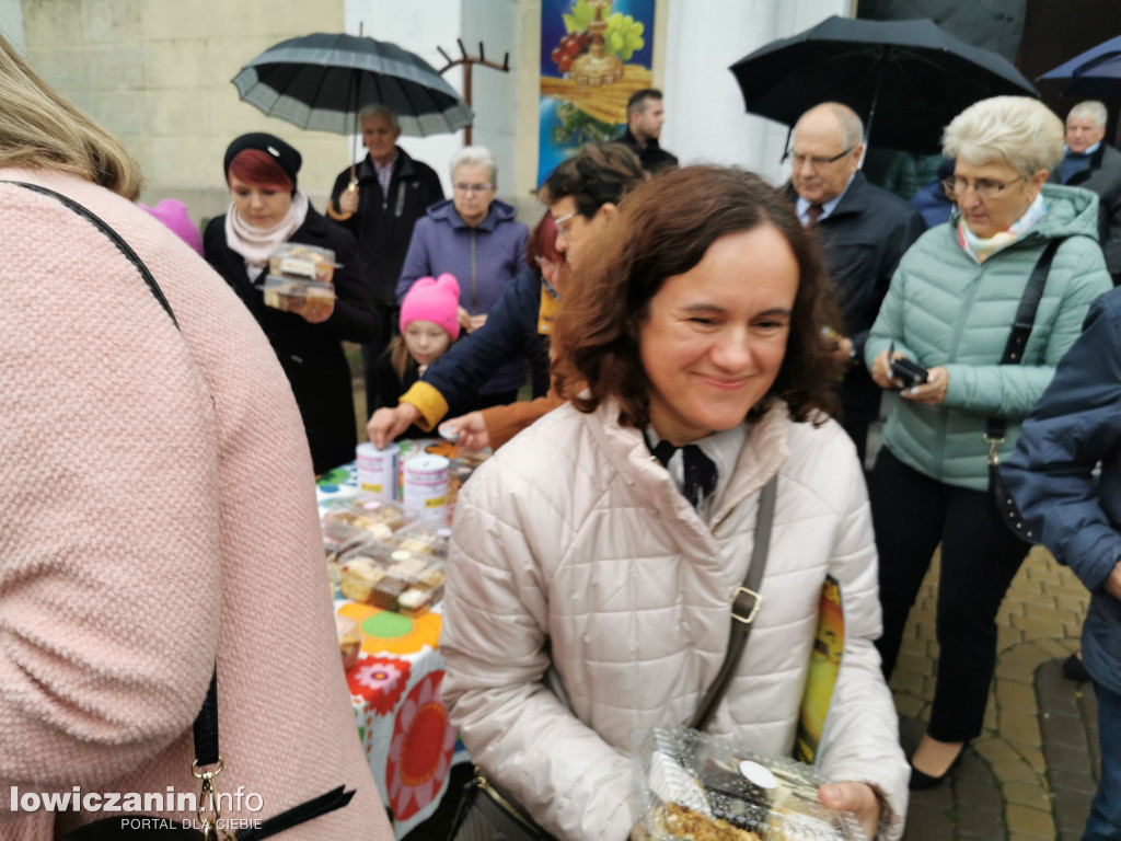 Domaniewice. Kiermasz ciast dla Zosi