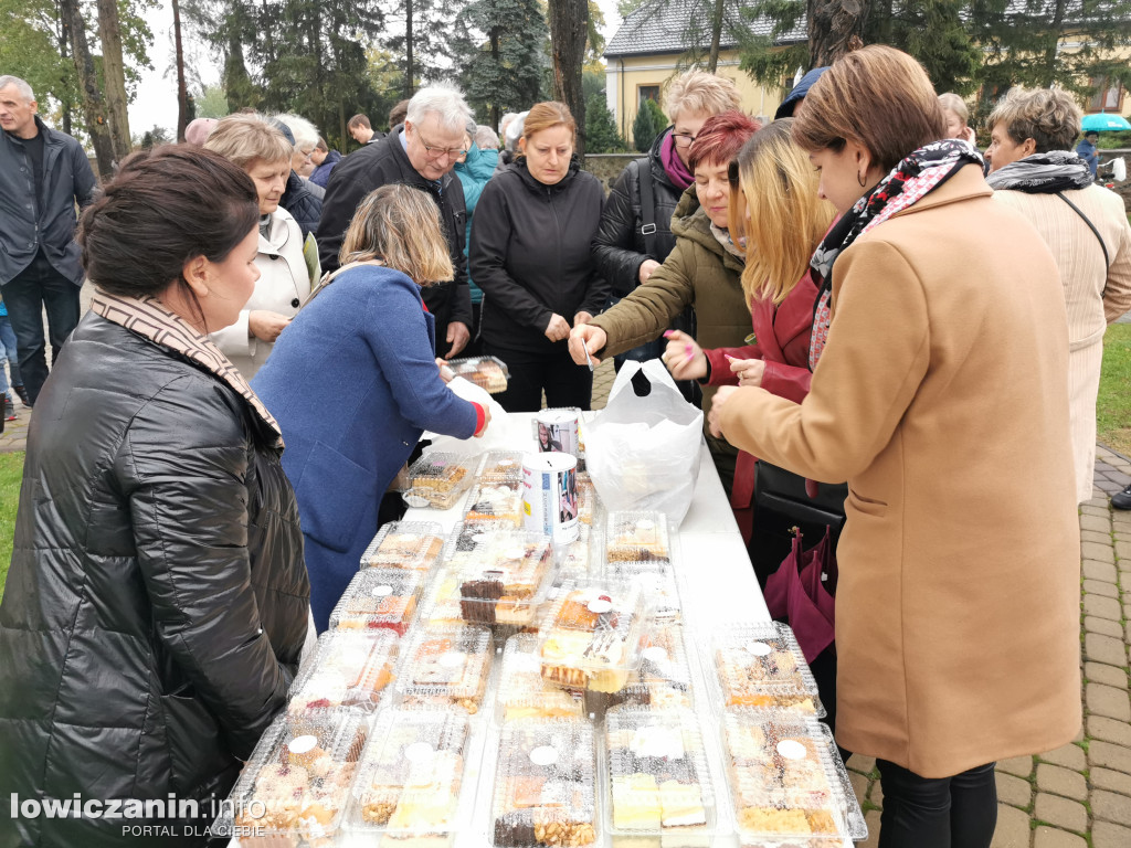 Domaniewice. Kiermasz ciast dla Zosi