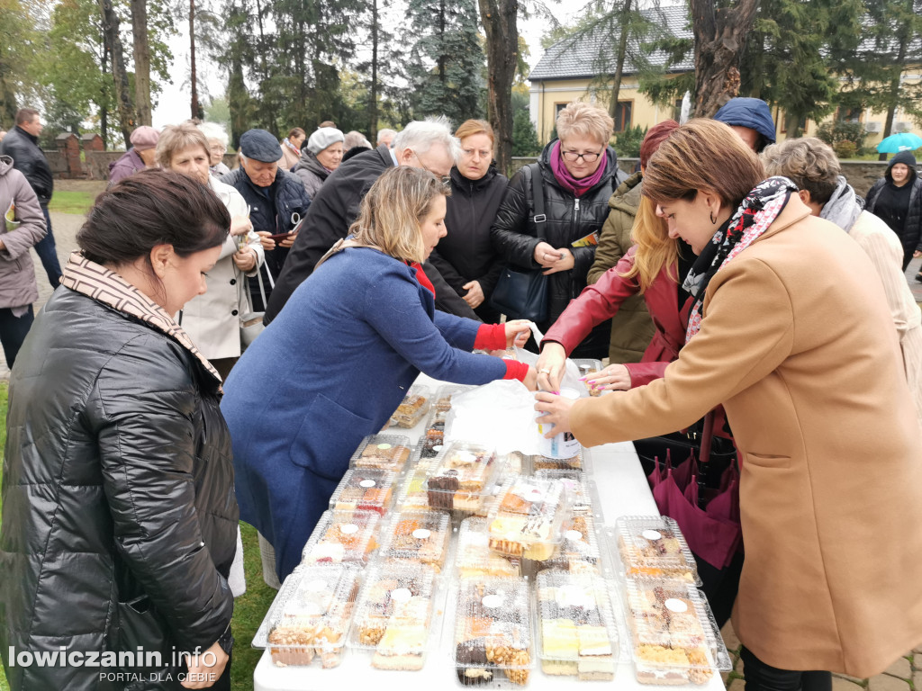 Domaniewice. Kiermasz ciast dla Zosi
