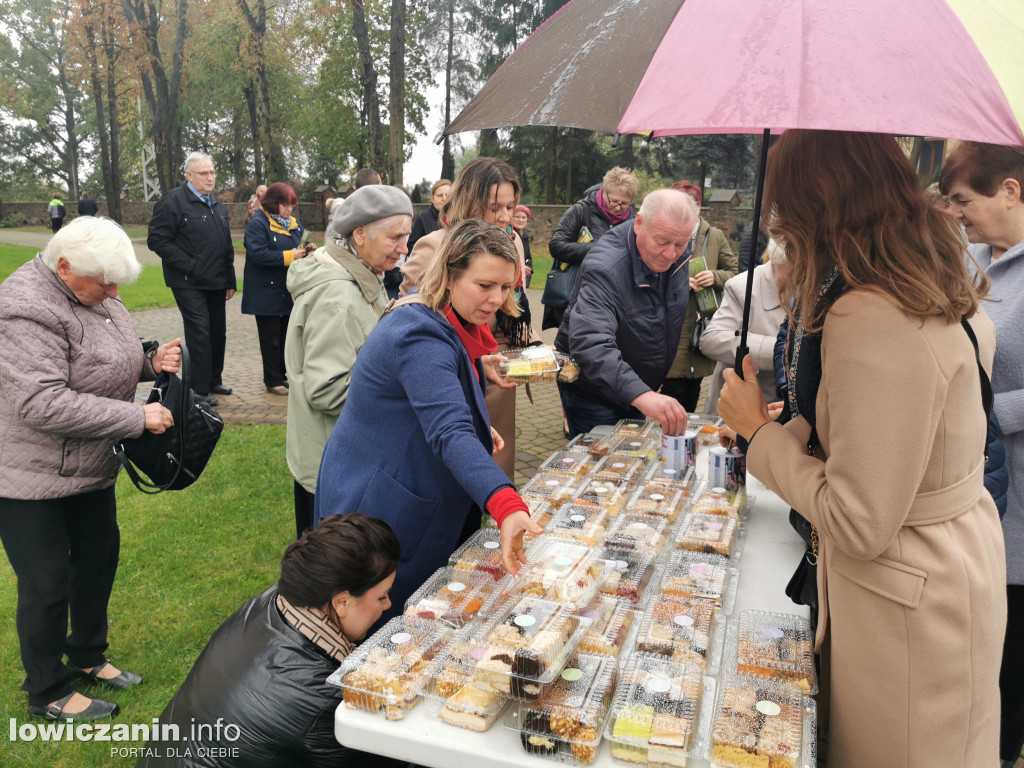 Domaniewice. Kiermasz ciast dla Zosi
